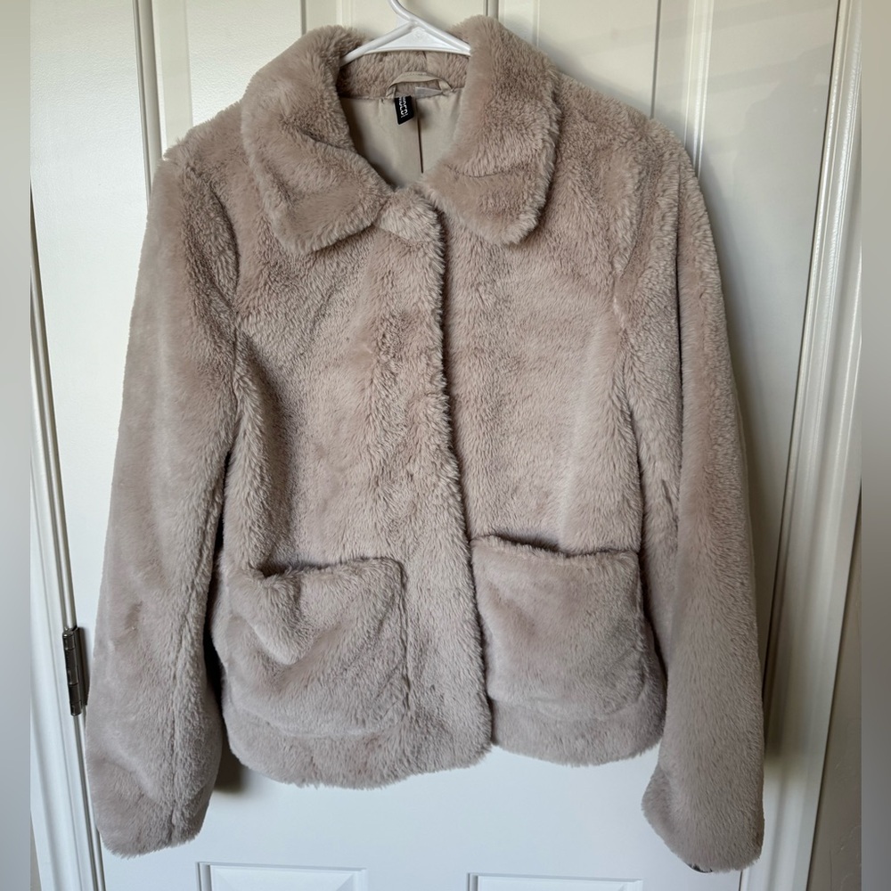 H&M Faux Fur Jacket in Cream Size S